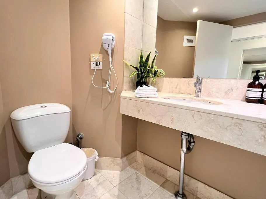 Ocean Front Studio, 2Beds, Free Wi-Fi Gold Coast Apartment