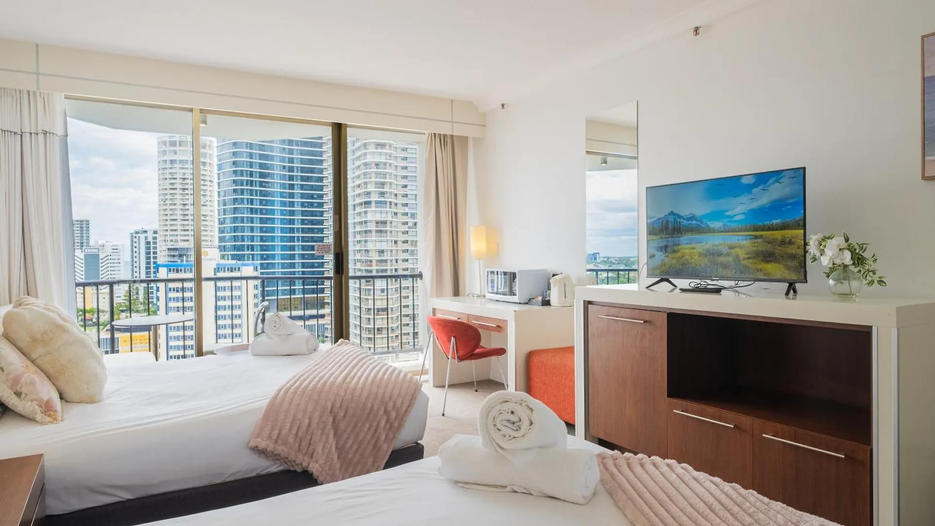 Ocean Front Studio, 2Beds, Free Wi-Fi Gold Coast 0*,  Australia